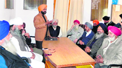 Representatives of Sikh organisations hold a meeting on the issue of Gurdwara Gyan Godhri in Dehradun on Monday. @@