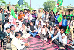 Uttarakhand Kranti Dal (Diwakar) activists stage a protest near Matra Sadan in Haridwar