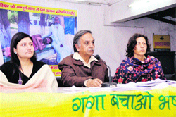 President of the Jan Jagran Chetna Manch Vijay Verma (centre) addresses a press conference in Dehradun on Friday. 