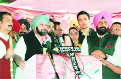 Capt Amarinder Singh at a rally in Barnala