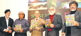 (L-R) Amarjit Chandan, Vinod Bhardwaj, KK Sharma, Paramjit Singh, Diwan Manna