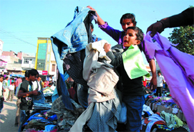 As the winter has set in, vendors are leaving nothing to chance to make quick bucks at the market on the Amrik Singh Road in Bathinda every Sunday. 