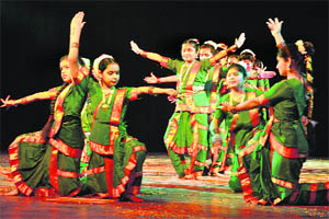 At the second day of the annual cultural fiesta ‘Panache ’11, students mesmerised the audience with a variety of cultural items and impeccable performance.