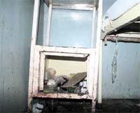 Unhygienic conditions in the emergency ward of GMCH in Jammu