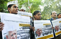 Anna Hazares supporters back his one-day fast to be held at Jantar Mantar in New Delhi 