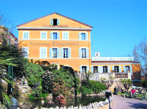 The perfumerys museum exhibits a local and international collection of boxes, bottles, and beauty-cases going back to the 16th century