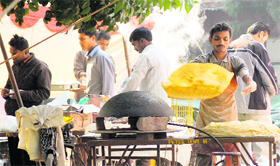 As the open space opposite the Administrative Complex becomes a protest spot, some agitators open food stalls to cater to their colleagues in Jalandhar.