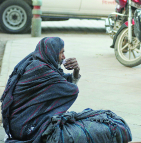 The biting cold in the Capital has left Delhiites shivering.