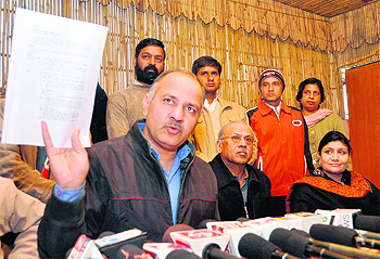 Manish Sisodiya, Anna Hazares aide, addresses a press conference in Dehradun on Saturday. A Tribune photograph