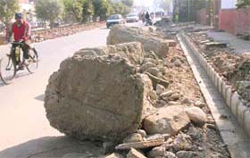 Huge boulders of concrete along the Ladowali Road in Jalandhar poses a threat to commuters