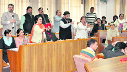 Councillors argue during the last general house of the outgoing municipal corporation team in Sector 17, Chandigarh, on Tuesday.