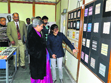 A student explains her project to Himachal Pradesh Chief Secretary Rajwant Sandhu at NIFT- Kangra.