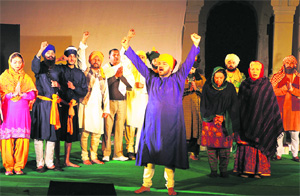 A scene from Mein Tera Banda at the Shaheedi Jor Mela in Fatehgarh Sahib