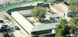 The district jail on the right bank of the Ravi where the new bus stand is proposed.