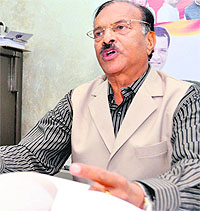 Surendra Kumar Aggarwal, Congress spokesperson, addresses a press conference in Dehradun on Thursday