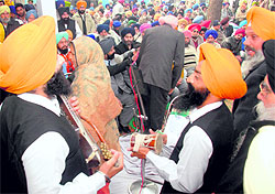 Dhadis at a rally in Bassi Pathana