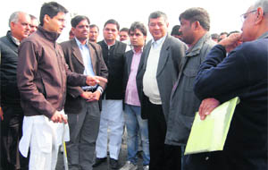 Deepender Hooda, MP, directs the officials concerned to expedite work on the Bahadurgarh bypass during his visit to Jhajjar. 