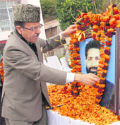 JKPCC chief Saifuddin Soz pays homage to MLC Yashpal Khajuria in Jammu on Friday.