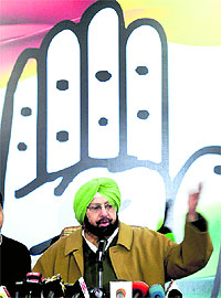 PPCC chief Amarinder Singh addresses mediapersons in Chandigarh