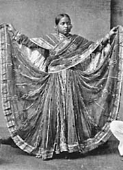 Ghagra- In Punjab, it was merely a piece of clothing which could vary from 9 to 25 yards, to be worn over salwar kameez.