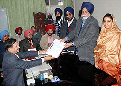 SAD candidate from the Maur constituency Janmeja Singh Sekhon files his nomination papers in Bathinda