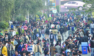 Visitors throng Pragati Maidan in New Delhi on Wednesday, the last day of the Auto Expo2012