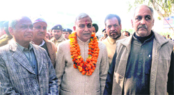 Former legislator Ambrish Kumar on his way to file papers as Independent candidate from the Ranipur-Bhel segment in Haridwar