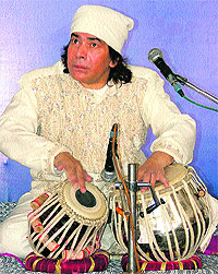 Abdul Sattar Tari Khan performs at Gurdwara Gyan Prakash in Jawaddi