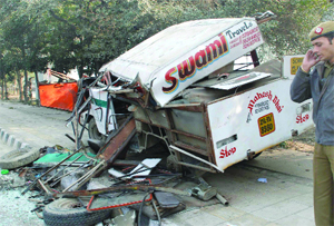 Around 30 persons were injured when an RTV overturned near Chandgiram Akhada in north Delhi after its wheels came off on Saturday.