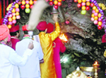 Devotees pass through the cave at Vaishno Devi
