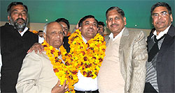 Members of the Punjab Pradesh Beopar Mandal at the election for the new president of the body in Bathinda on Sunday