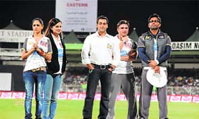 (L to R) Genelia D'souza, Kangana Ranaut, Salman Khan, Sohail Khan and Suniel Shetty in Sharjah on Sunday