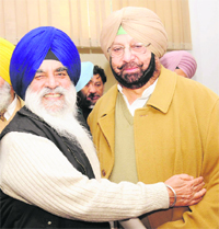 Capt Amarinder Singh with Manjit Singh Calcutta at Congress Bhawan. 