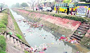 The Bist Doab Canal which flows through Adampur is littered with garbage. Residents complain that the canal overflows during the monsoon season.