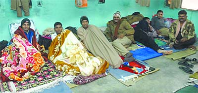Jawans of the Gujarat Police have been lodged in rooms of the Central Jail where they have been provided with thin mats to lie on. 