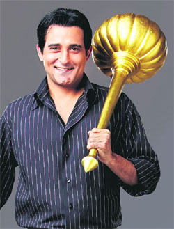 Akshaye Khanna as Bharat in Rumy Jafrys Gali Gali Chor Hai