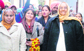 Onkar Kaur Sandhu campaigns for her son Karamjit Kaur Rintu, the Congress candidate from Amritsar North constituency.