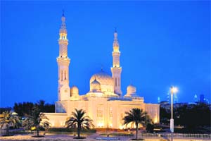 Jumeirah Mosque at the Sheikh Mohammed Centre for Cultural Understanding is a major tourist attraction