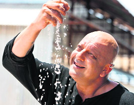 Violent act: Sanjay Dutt