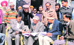 CPI candidate of the Sanjha Morcha from Ludhiana West, DP Maur, with party workers in Ludhiana on Sunday. 