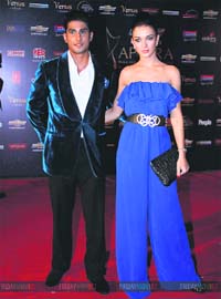 HAND IN HAND: Prateik & Amy Jackson