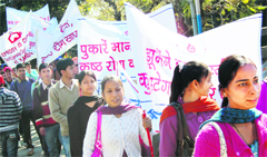 Students of Government College take out an awareness rally on leprosy on the occasion of Mahatma Gandhis death anniversary in Dharamsala 