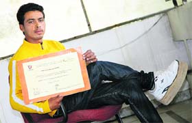 Differently abled Sanjeev Kumar needs Rs 82,680 to make it to French International Paralympics Badminton Championship