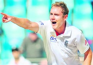 Stuart Broad appeals for a LBW decision against Pakistan's Adnan Akmal in Dubai 