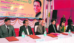 Prof Yash Pal attends the opening session of the science conclave organised at RKSD College in Kaithal