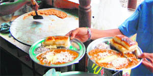 Since time immemorial, street food in Amritsar has been a foodies delight. 