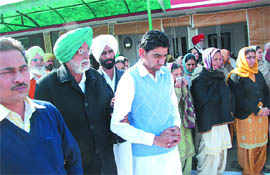Gurdas Singh Badal, father of PPP chief Manpreet Singh Badal, arrives to pay his condolence to the Bhinder family in Bathinda on Wednesday. 