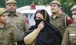 Delhi police arrests a woman for posing as PA to a minister and cheating people in New Delhi