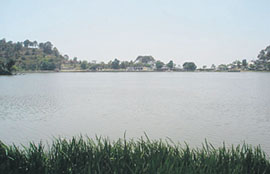 The twin lakes of Mansar and Surinsar do not have all-weather roads