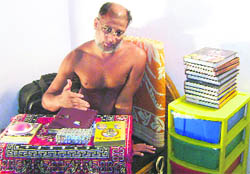 Pulak Sagar Maharaj 